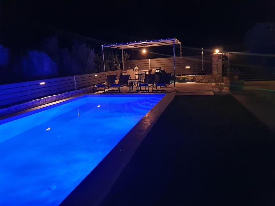 Villa Sheila With Private Pool Roumelí Buitenkant foto