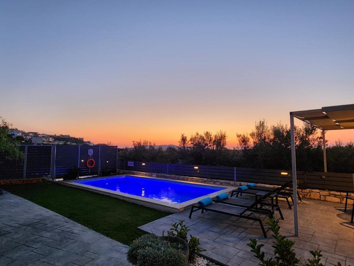 Villa Sheila With Private Pool Roumelí Buitenkant foto