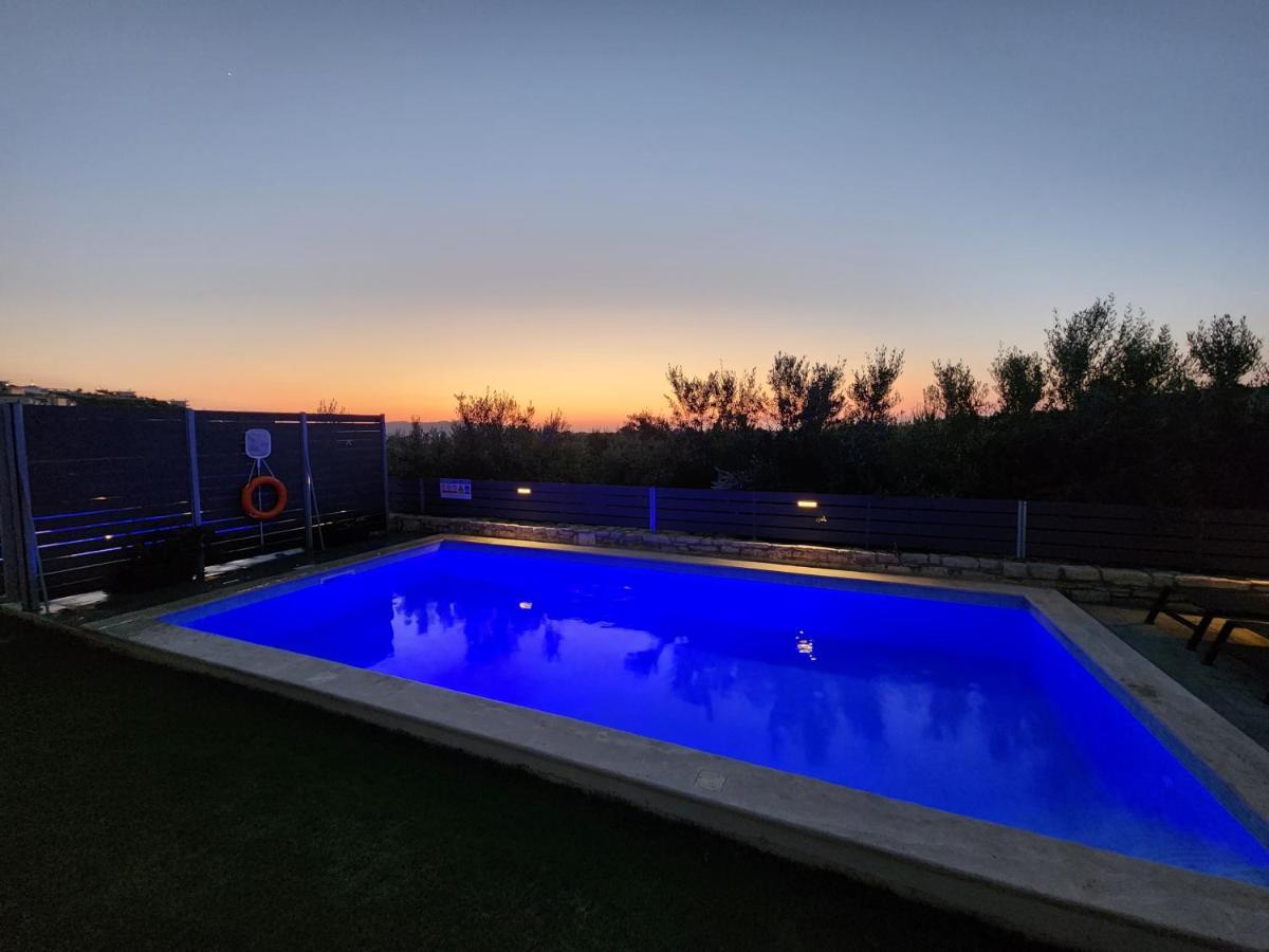Villa Sheila With Private Pool Roumelí Buitenkant foto